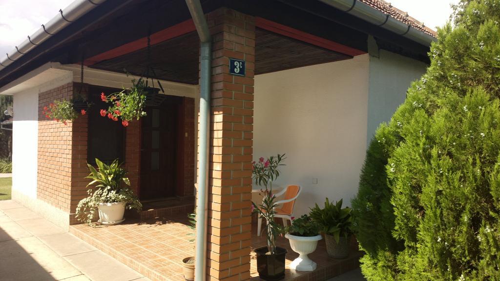 Sobe Rooms Szobak Zimmer Kis Palic Phòng bức ảnh