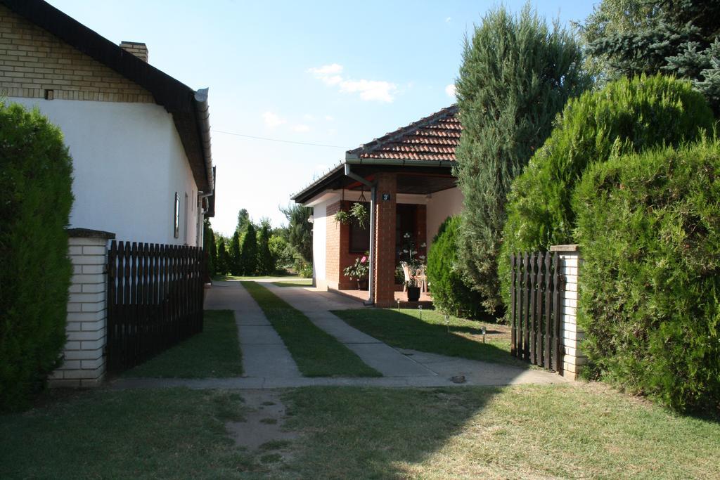 Sobe Rooms Szobak Zimmer Kis Palic Ngoại thất bức ảnh