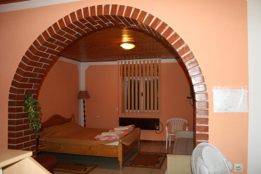 Sobe Rooms Szobak Zimmer Kis Palic Ngoại thất bức ảnh