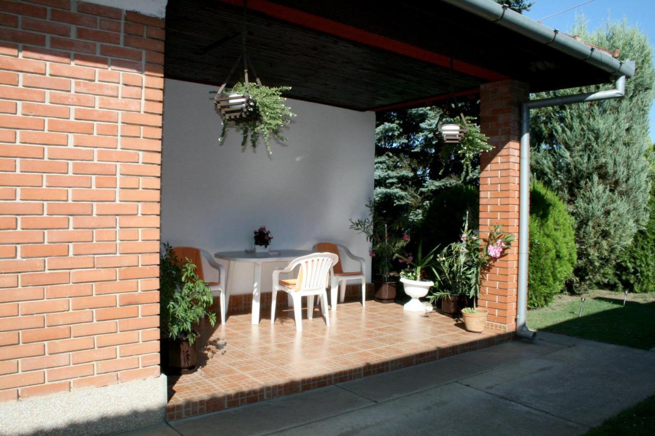 Sobe Rooms Szobak Zimmer Kis Palic Ngoại thất bức ảnh