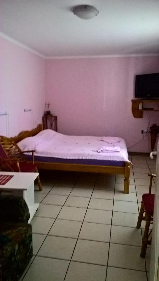 Sobe Rooms Szobak Zimmer Kis Palic Ngoại thất bức ảnh